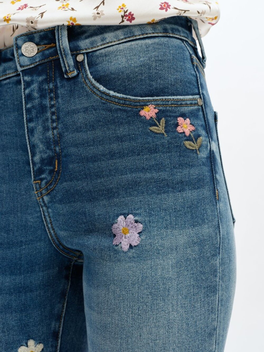 NWT Bayeas Flora Flower Child Mid Rise Embroidered Flare Jeans - Picture 7 of 9